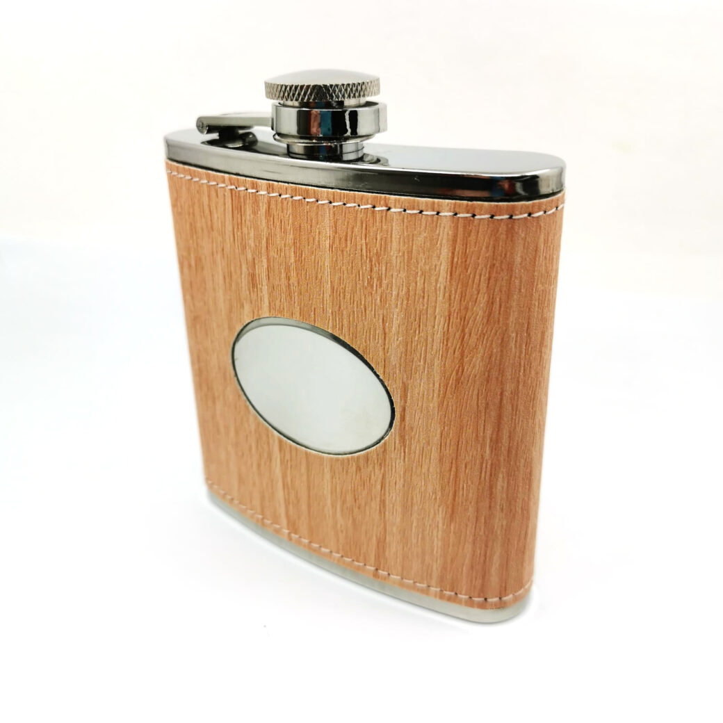 Personalised 6oz wood effect hip flask with engraving panel, captive lid and satin lined gift box. Ideal for birthdays, weddings and outdoor gifting.